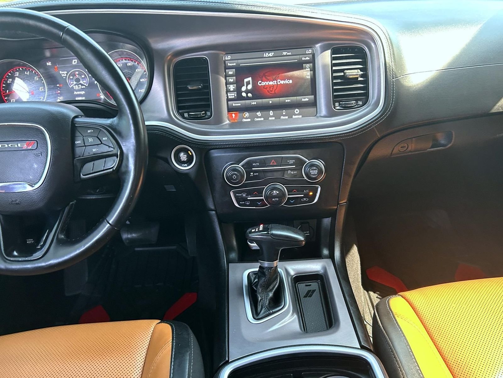 2022 Dodge Charger SXT - Photo 13