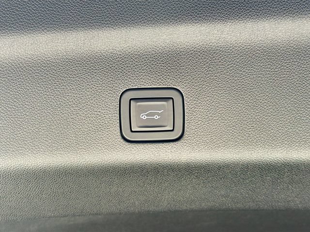 2024 GMC Yukon AT4 - Photo 10