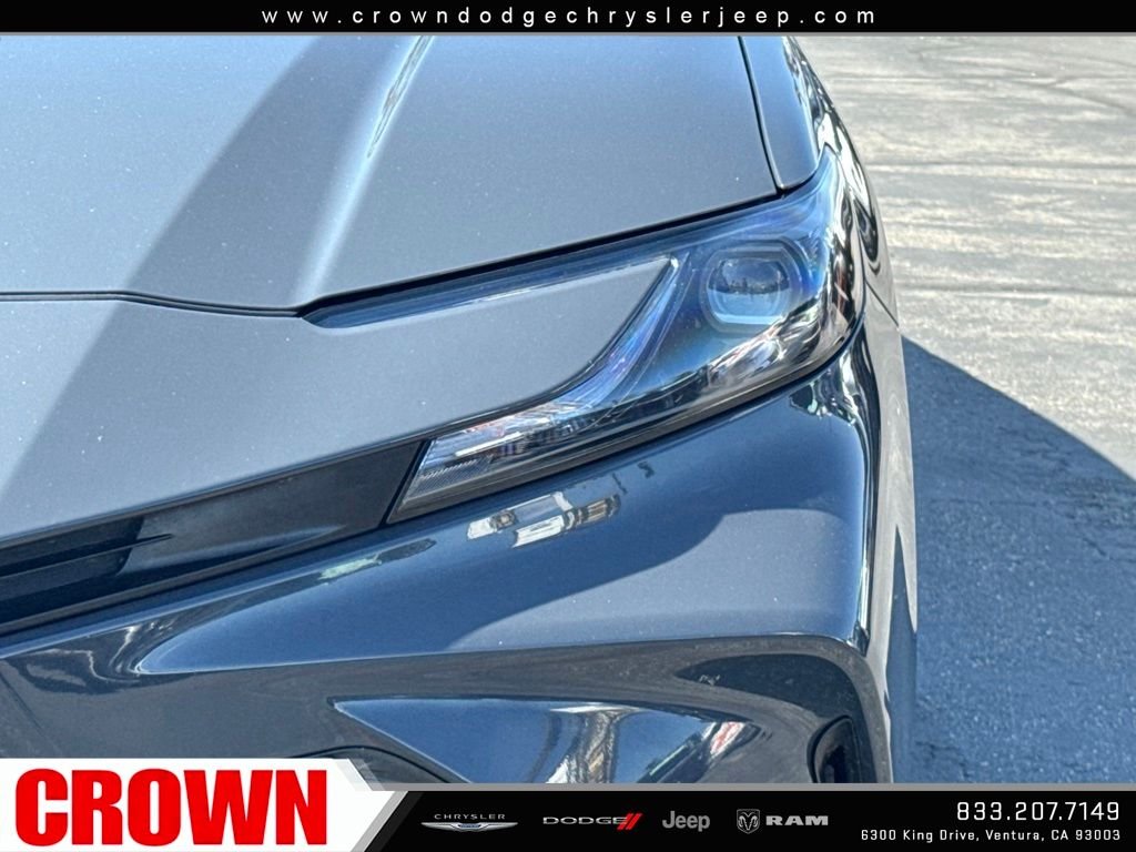 Used 2025  Toyota LE image 13