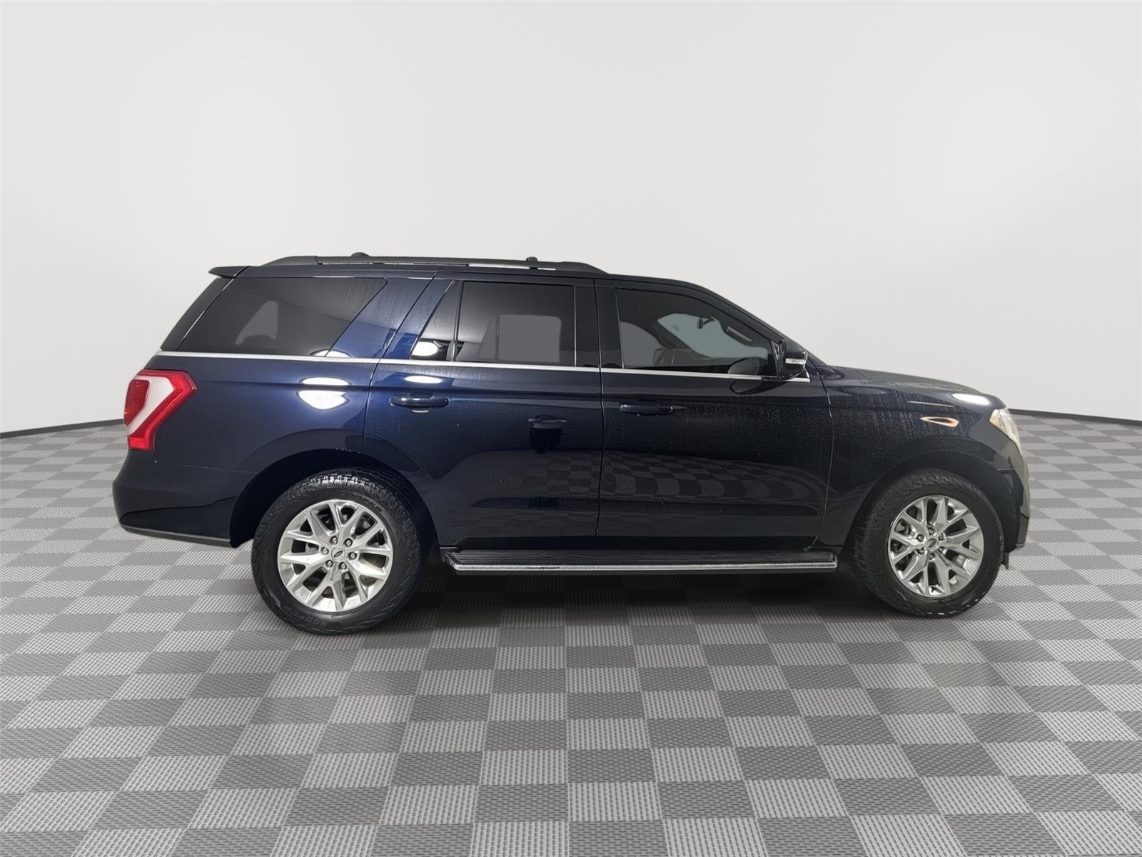 Used 2021 Antimatter Blue Ford XLT image 23