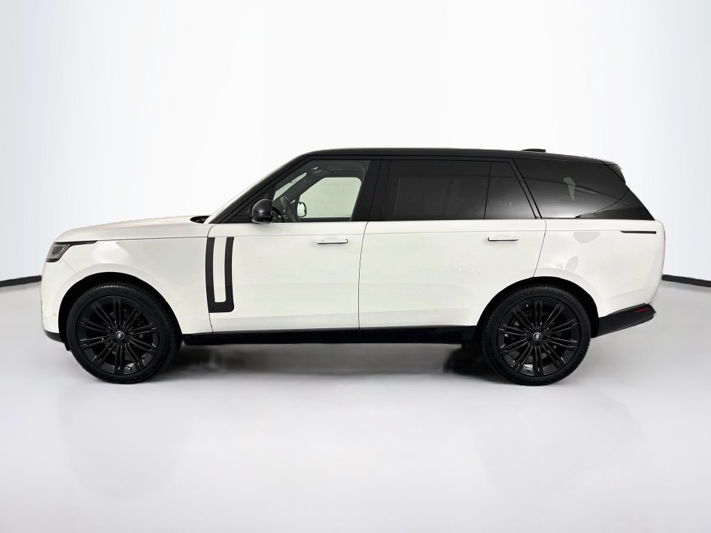 Used 2024 White Land Rover SE image 8