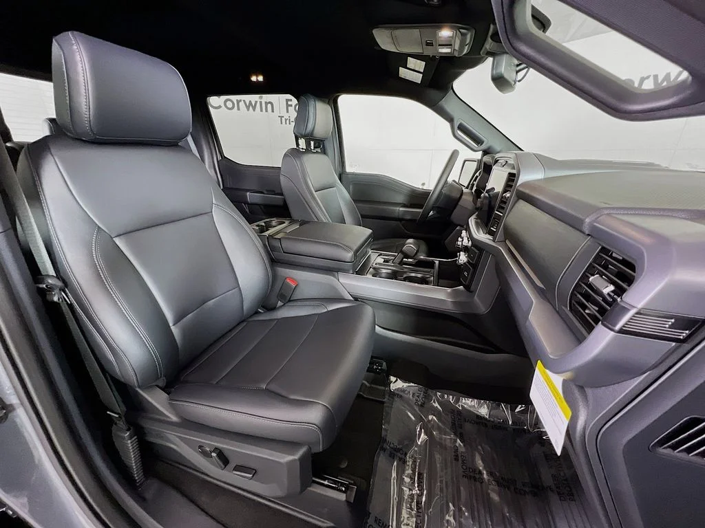 New 2026 Carbonized Gray Metallic Ford XLT image 18