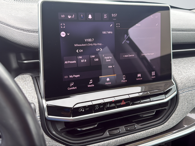 Used 2022 Black Jeep Latitude image 14