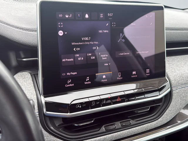Used 2022 Black Jeep Latitude image 14