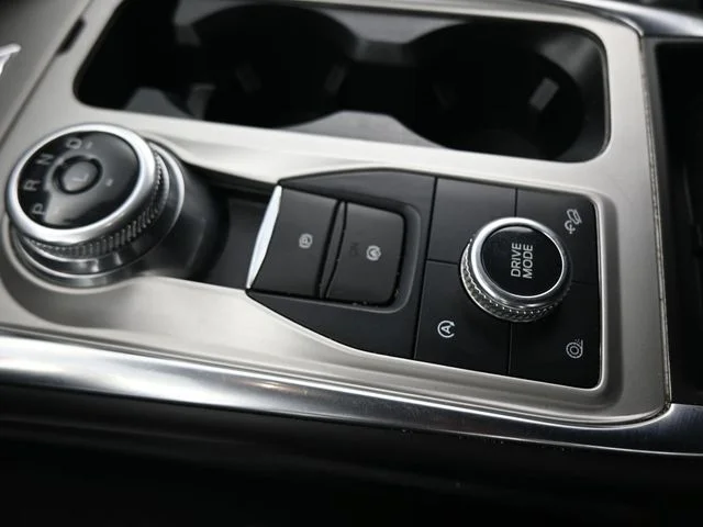 Used 2024 Silver Ford XLT image 27