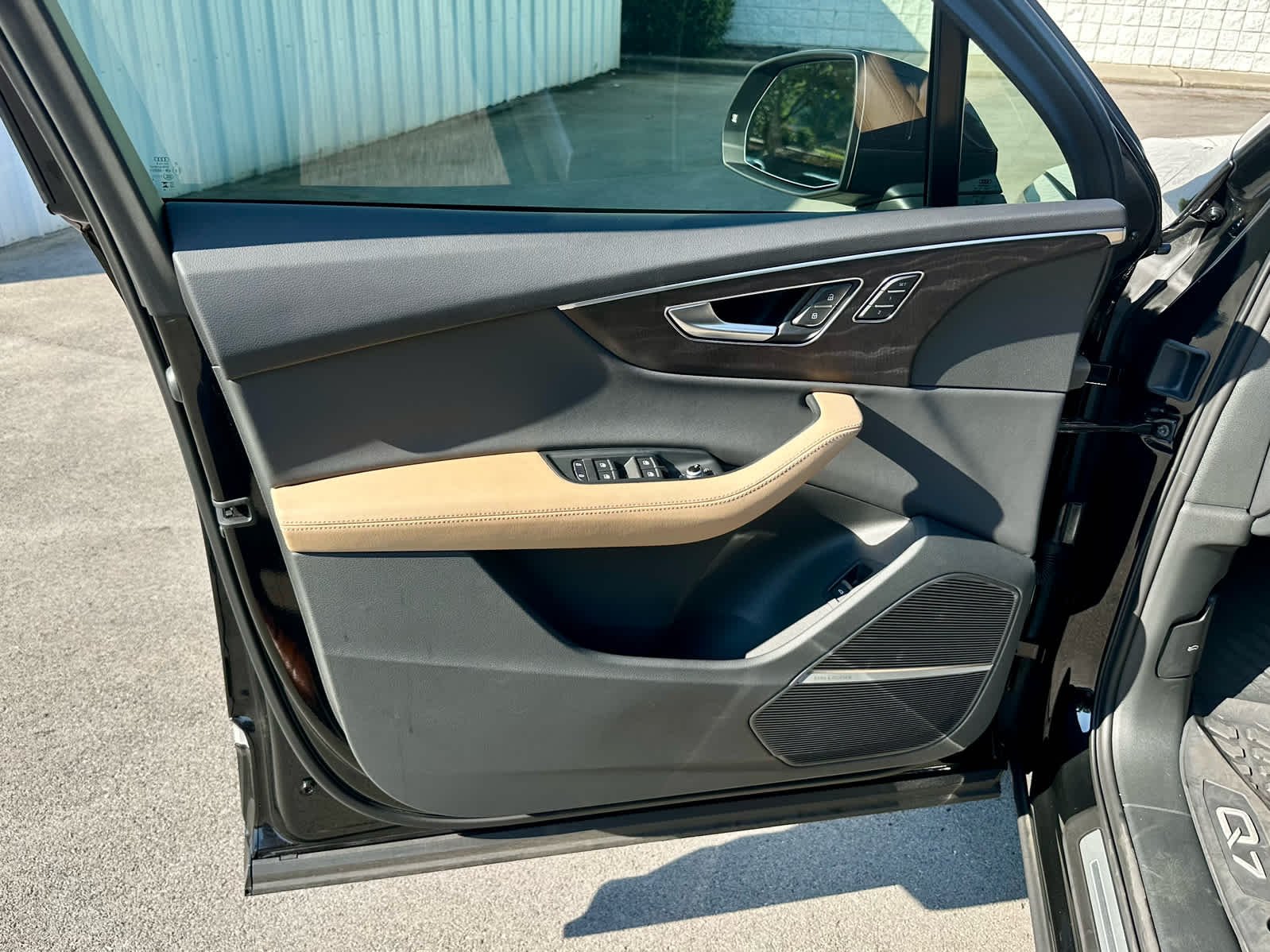 Used 2025 Mythos Black Metallic Audi Premium Plus image 9