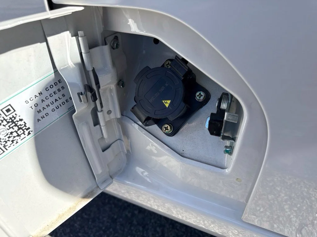 Used 2024 White MULLEN  image 6