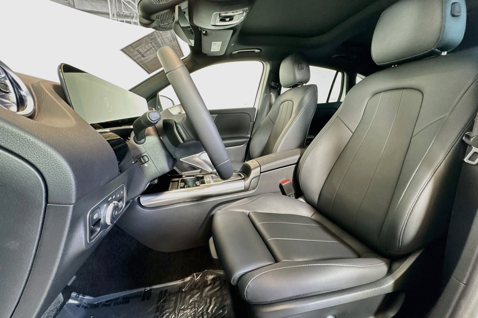 New 2026 Polar White Mercedes-Benz GLA 250 image 18