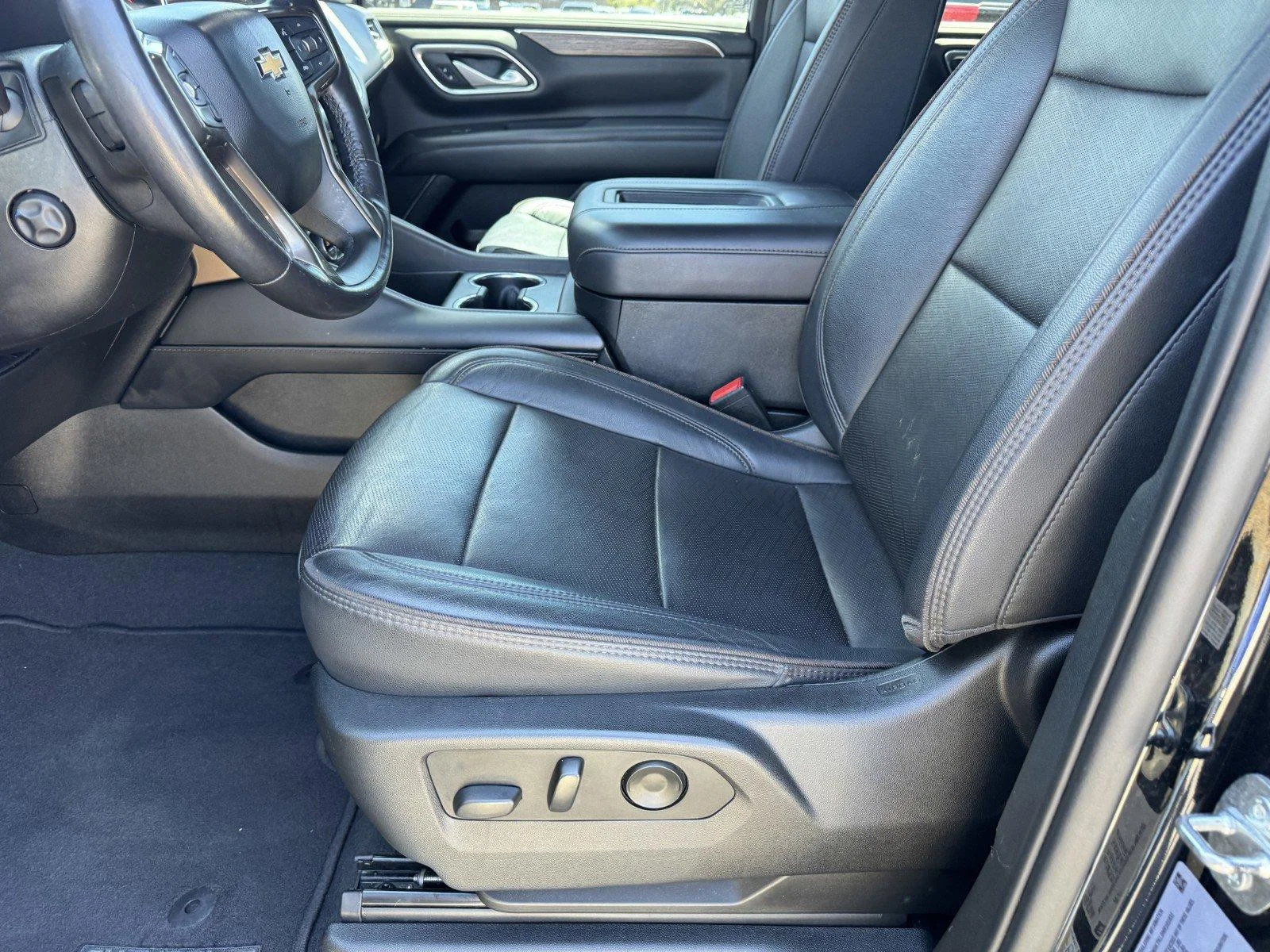 Used 2022 Black Chevrolet High Country image 16