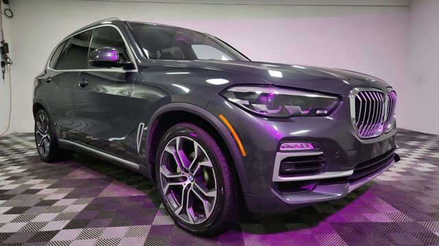 Used 2020 Gray BMW sDrive40i image 2