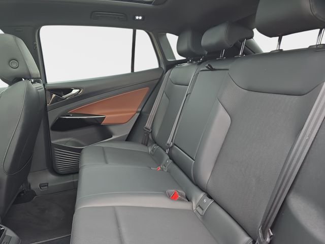 Used 2021  Volkswagen Pro S image 17