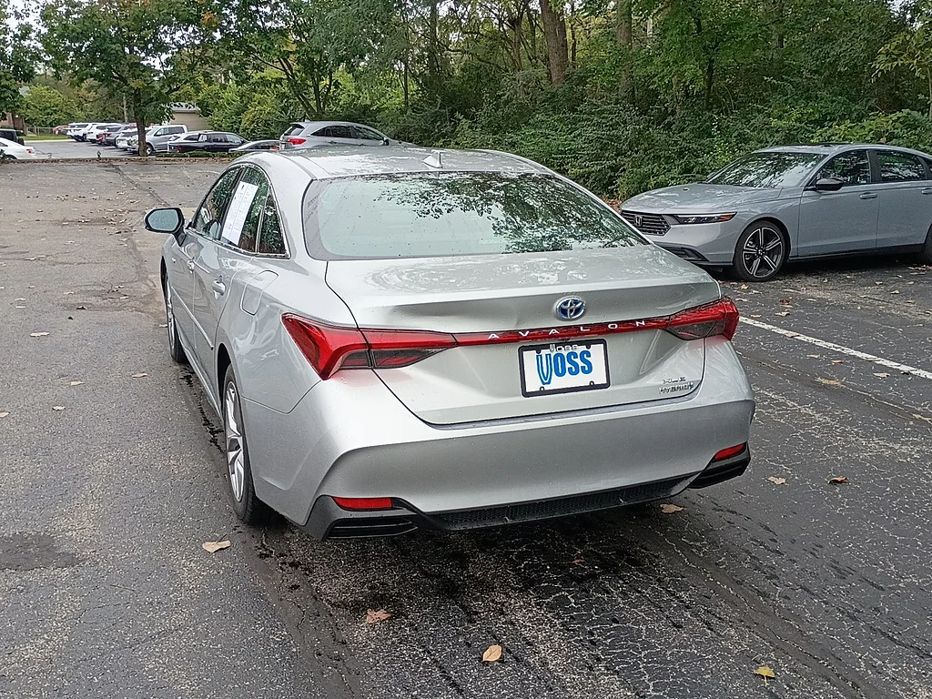 2021 Toyota Avalon XLE, photo 5 of 12