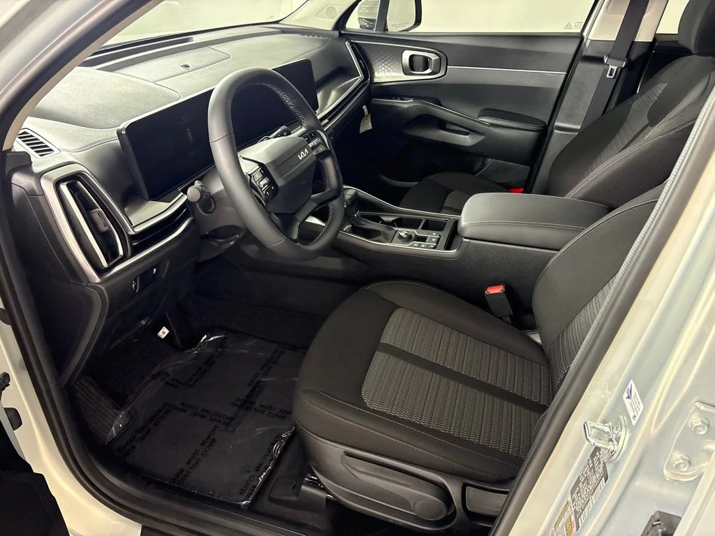 New 2026 Ivory Silver Kia LX image 27