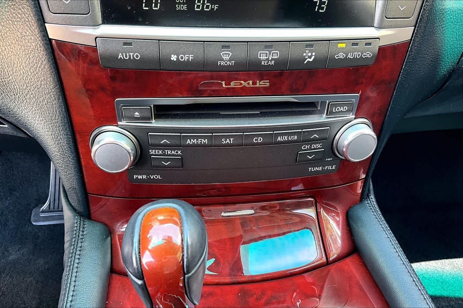Used 2012 Starfire Pearl Lexus  image 32