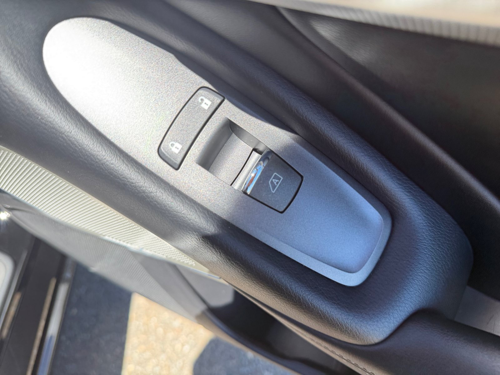 Used 2023 Black Obsidian INFINITI LUXE image 32