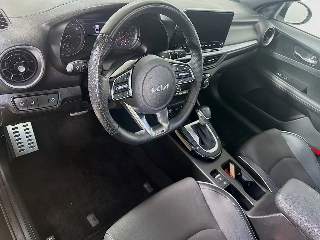 Used 2023 Aurora Black Kia GT-Line image 11
