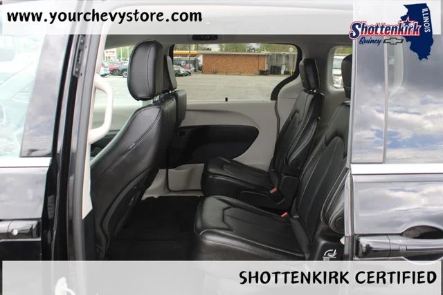 Used 2024 Black Chrysler Touring L image 13