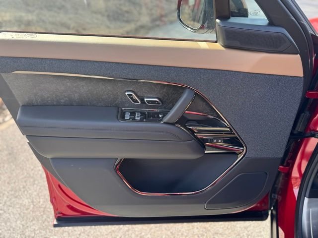 New 2026 Firenze Red Land Rover Dynamic SE image 9
