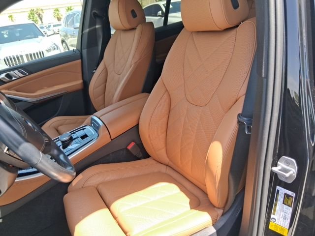 Used 2024 Black BMW sDrive40i image 14