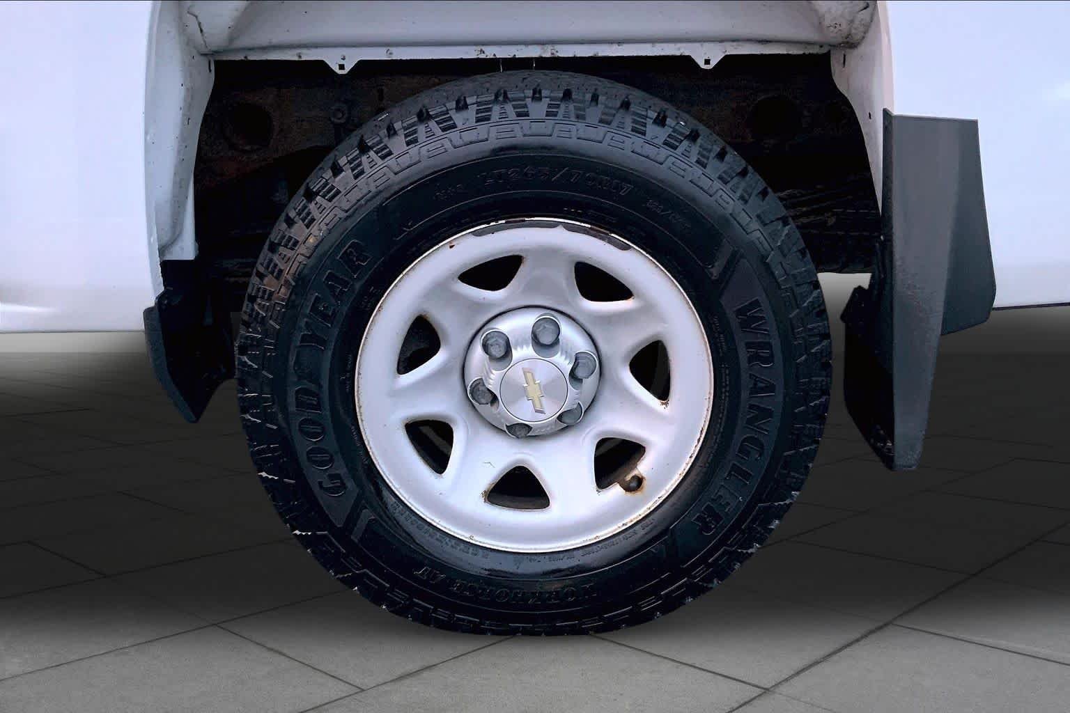 Used 2017 Summit White Chevrolet Work Truck image 10
