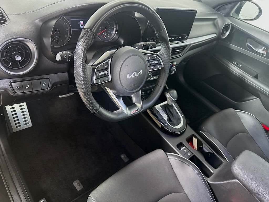 Used 2023 Aurora Black Kia GT-Line image 11