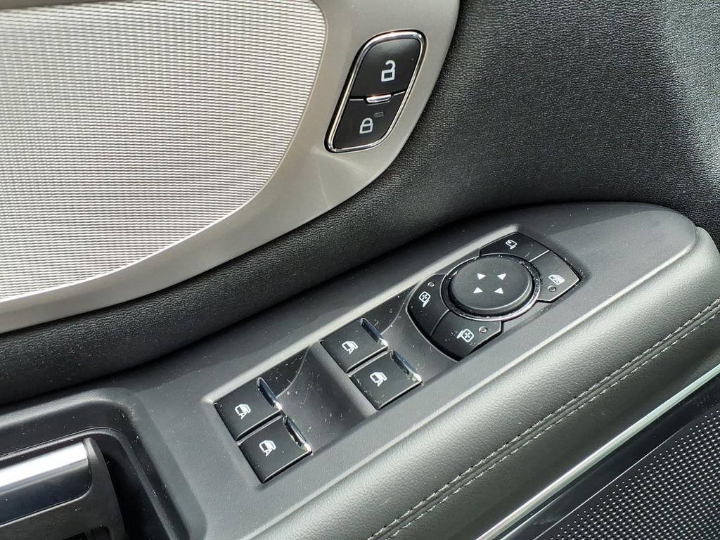 New 2026 Star White Metallic Tri-Coat Ford MAX Active image 21