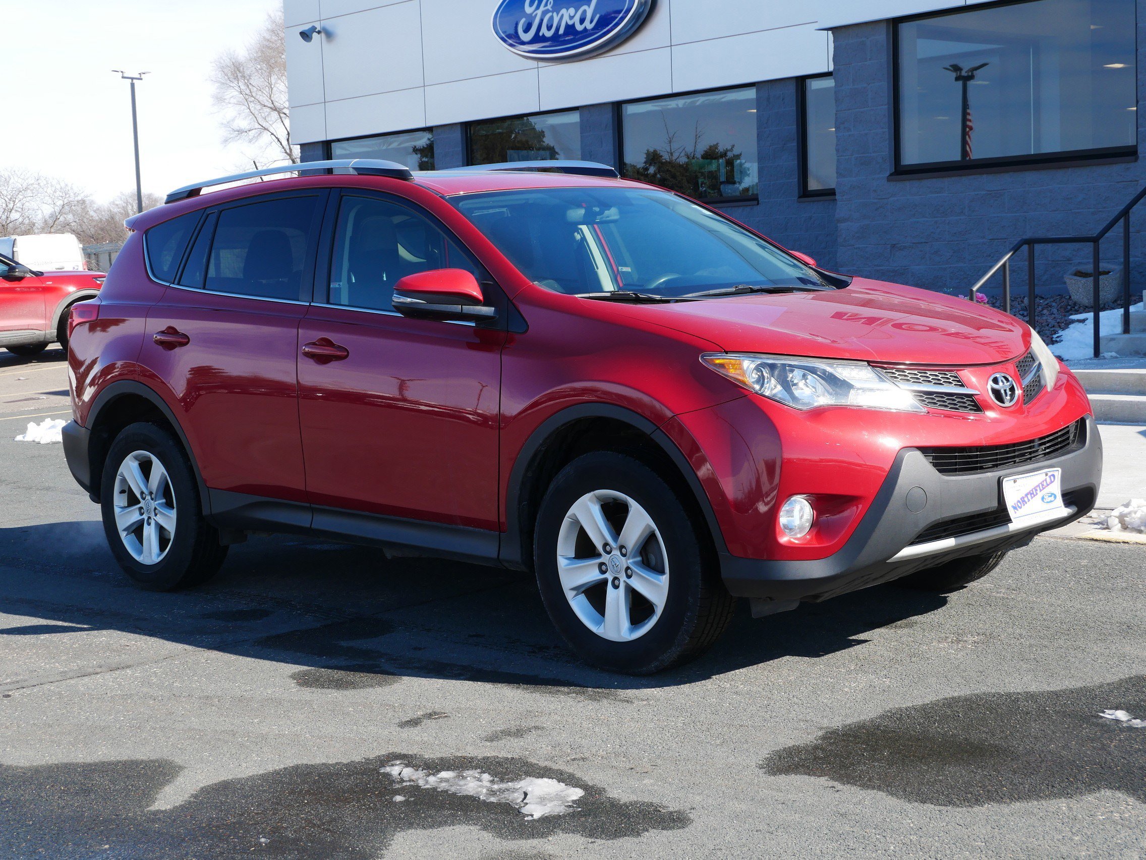 Used 2013 Toyota RAV4 XLE with VIN JTMRFREV2DD046233 for sale in Northfield, Minnesota
