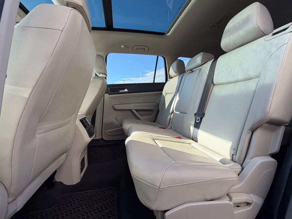 Used 2019 Black Volkswagen 3.6L V6 SE image 6