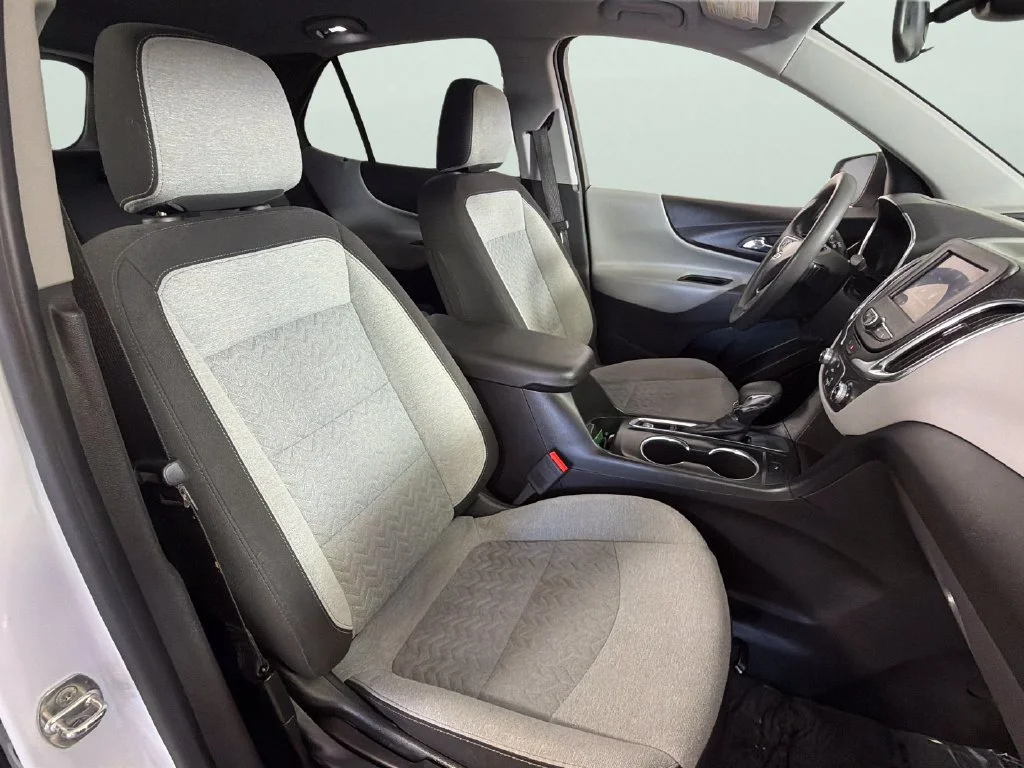 Used 2022 SUMMIT WHITE Chevrolet LT image 34