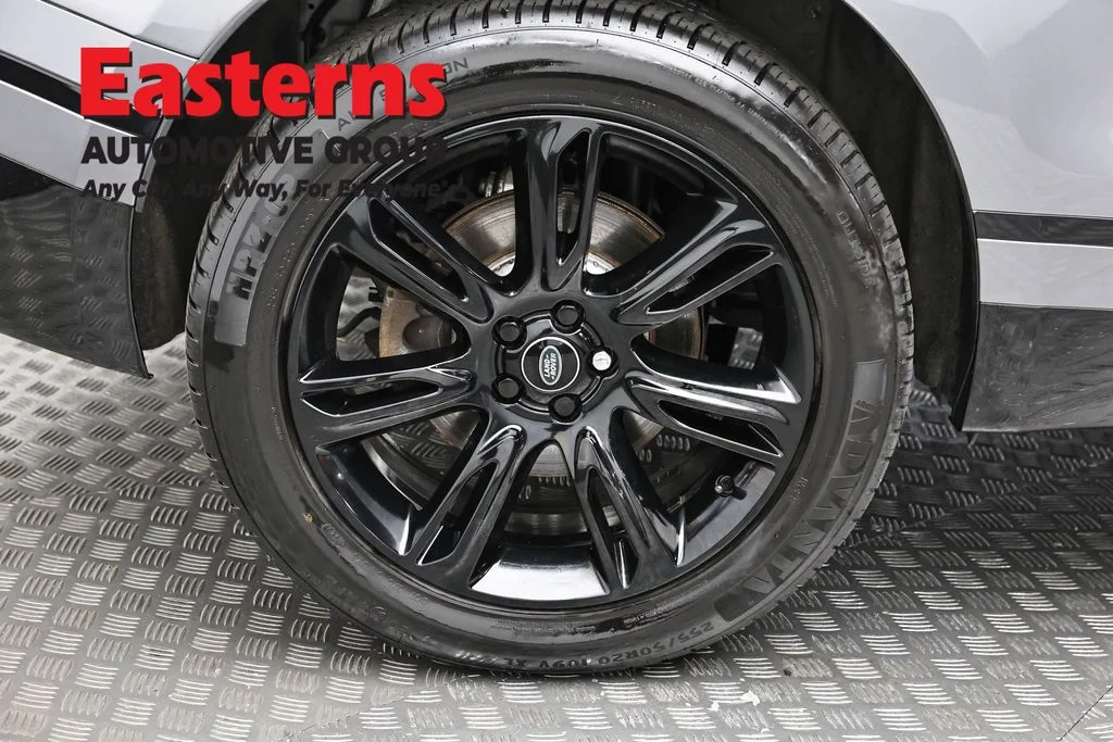 Used 2023 Gray Land Rover R-Dynamic S MHEV image 31