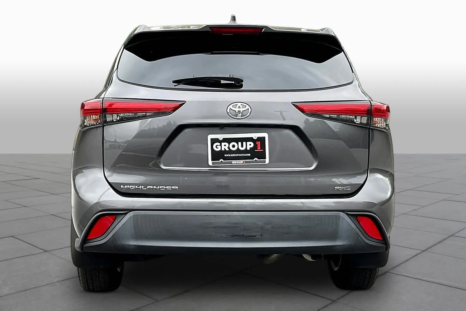 Used 2022 Magnetic Gray Metallic Toyota L image 5