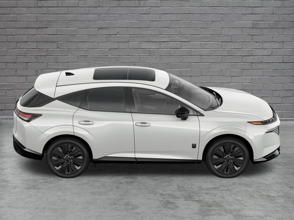 New 2027 White Nissan  image 4