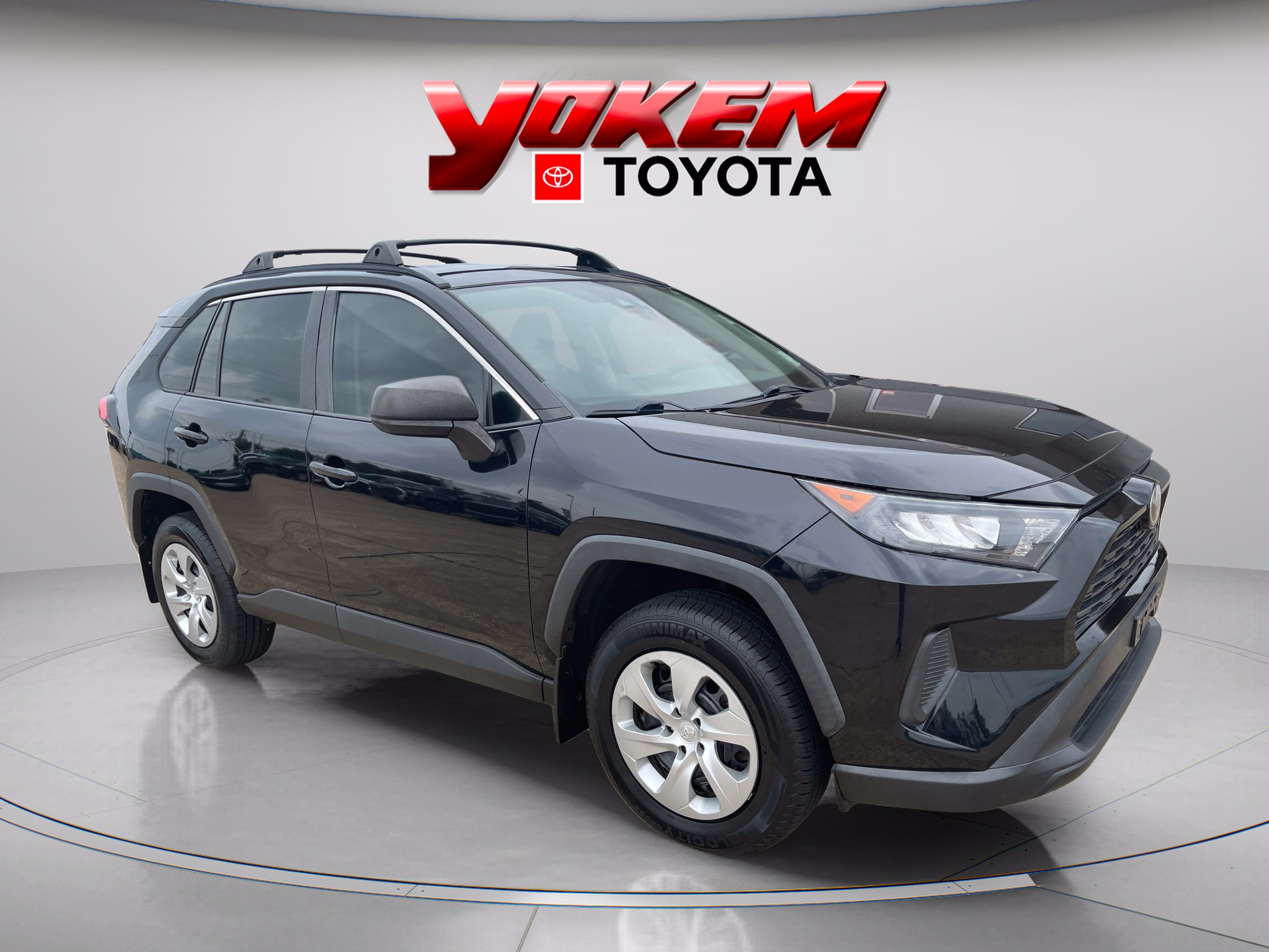 Used 2020 Midnight Black Metallic Toyota LE image 6