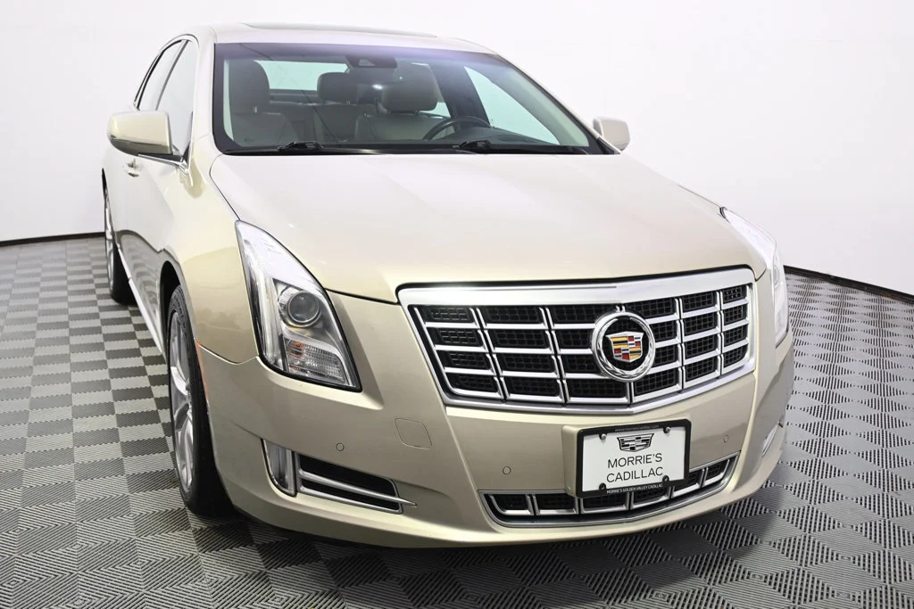 Used 2013 SILVER COAST METALLIC Cadillac Premium image 9