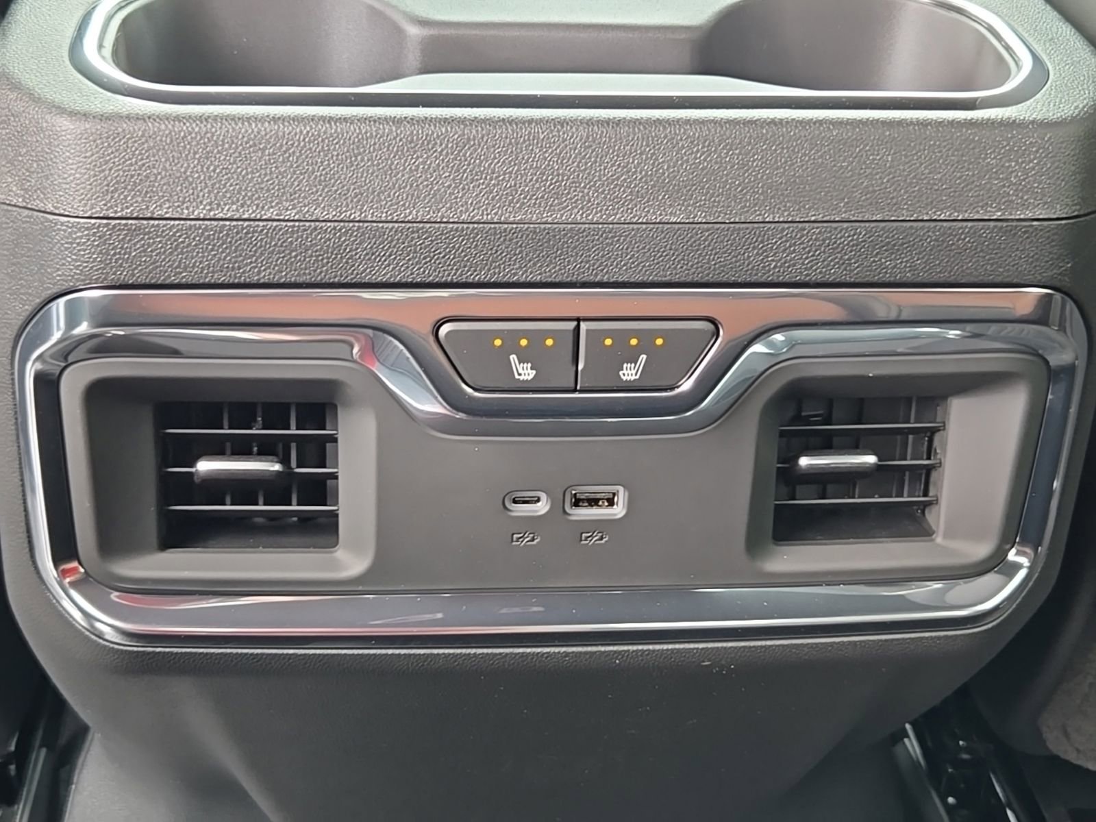 New 2026 Glacier White Tricoat GMC Denali Ultimate image 31