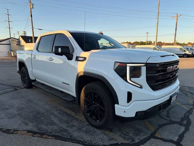 Used 2022 Summit White GMC Elevation image 4