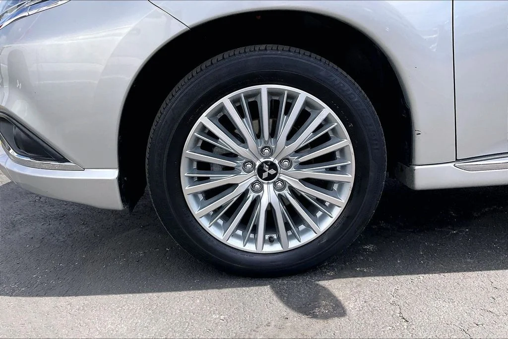 Used 2019 Alloy Silver Metallic Mitsubishi SEL image 8