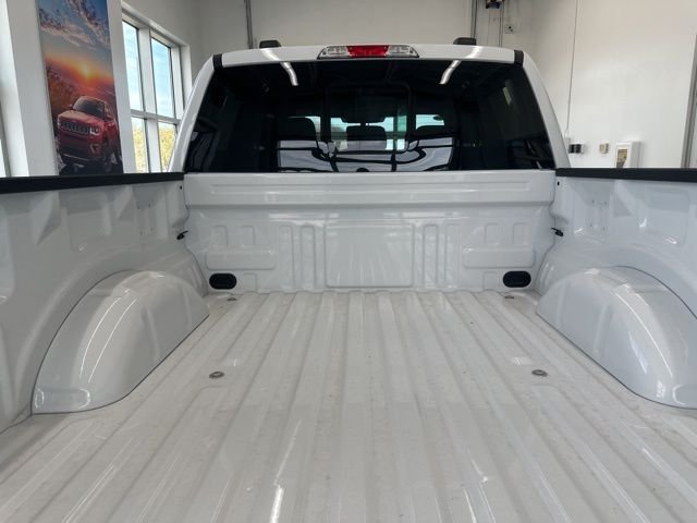 New 2026 Oxford White Ford XLT image 14