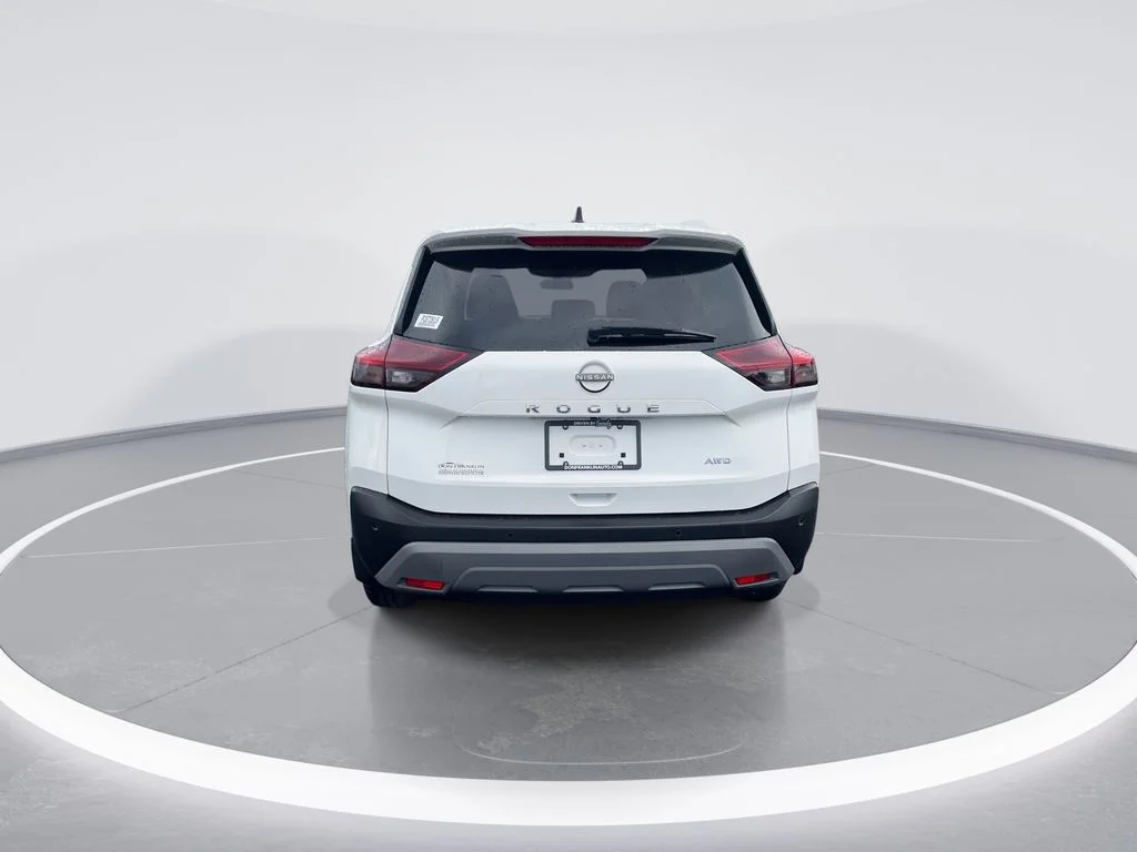 Used 2023 White Nissan S image 7