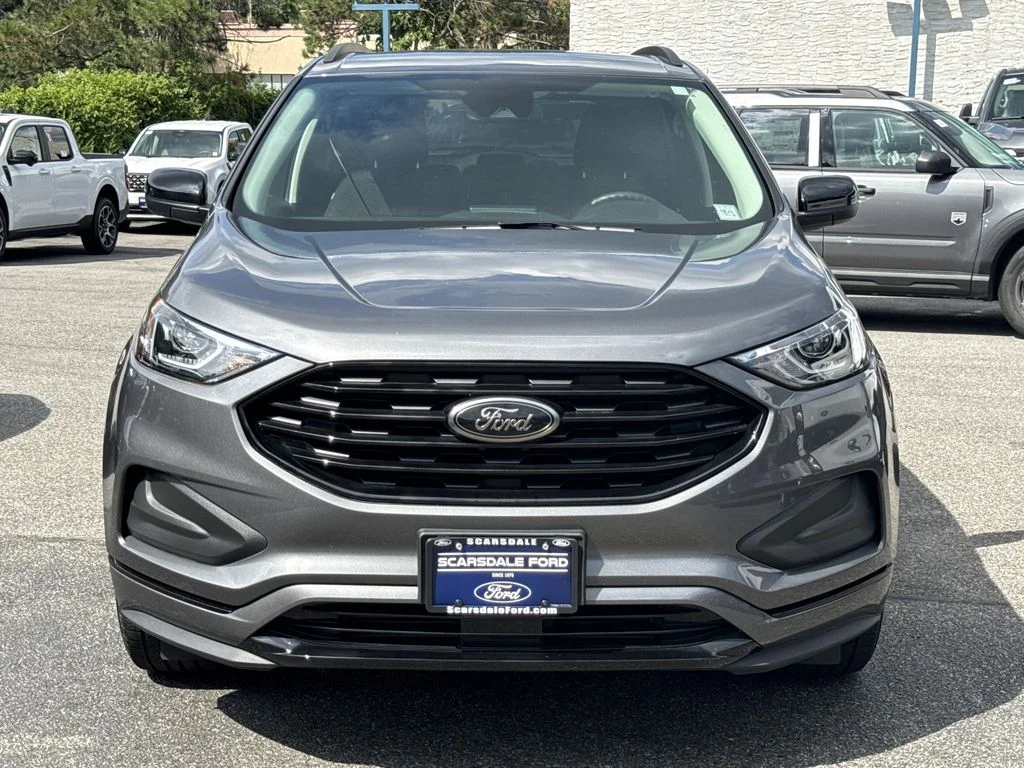 Used 2023 Gray Ford SE image 2