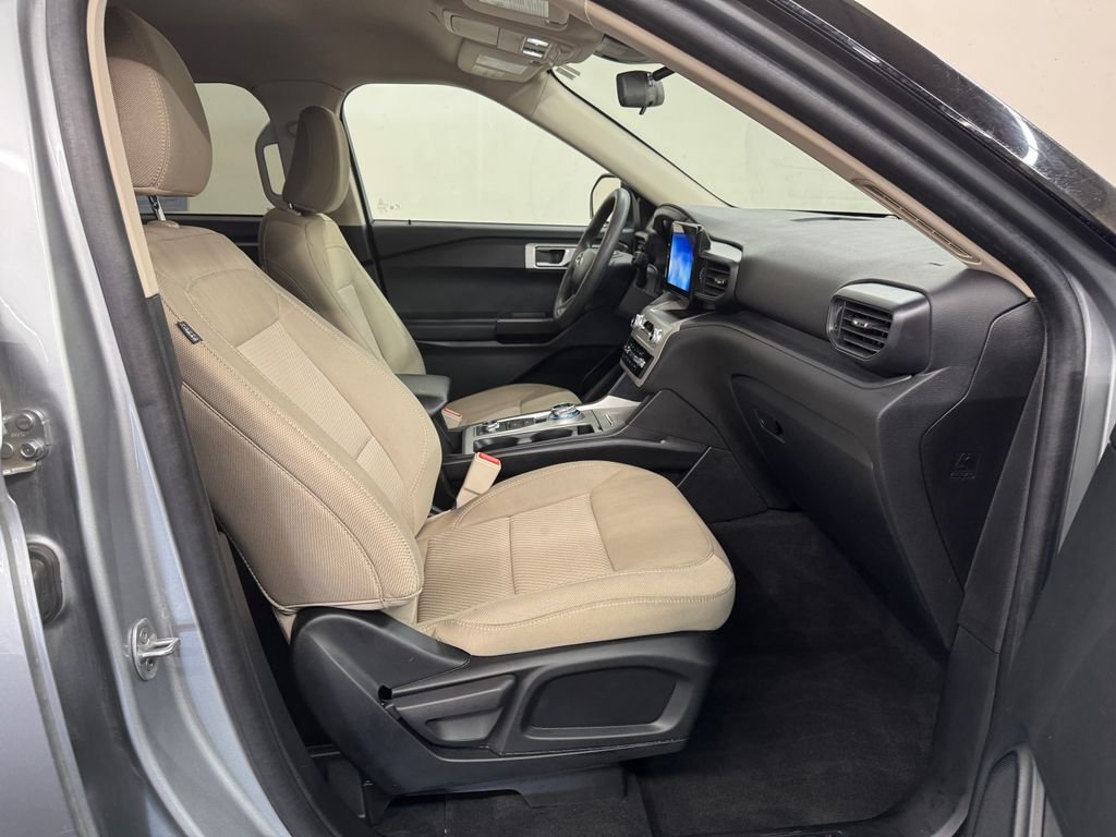 Used 2023 Silver Ford Base image 30