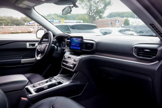 2023 Ford Explorer XLT - Photo 23