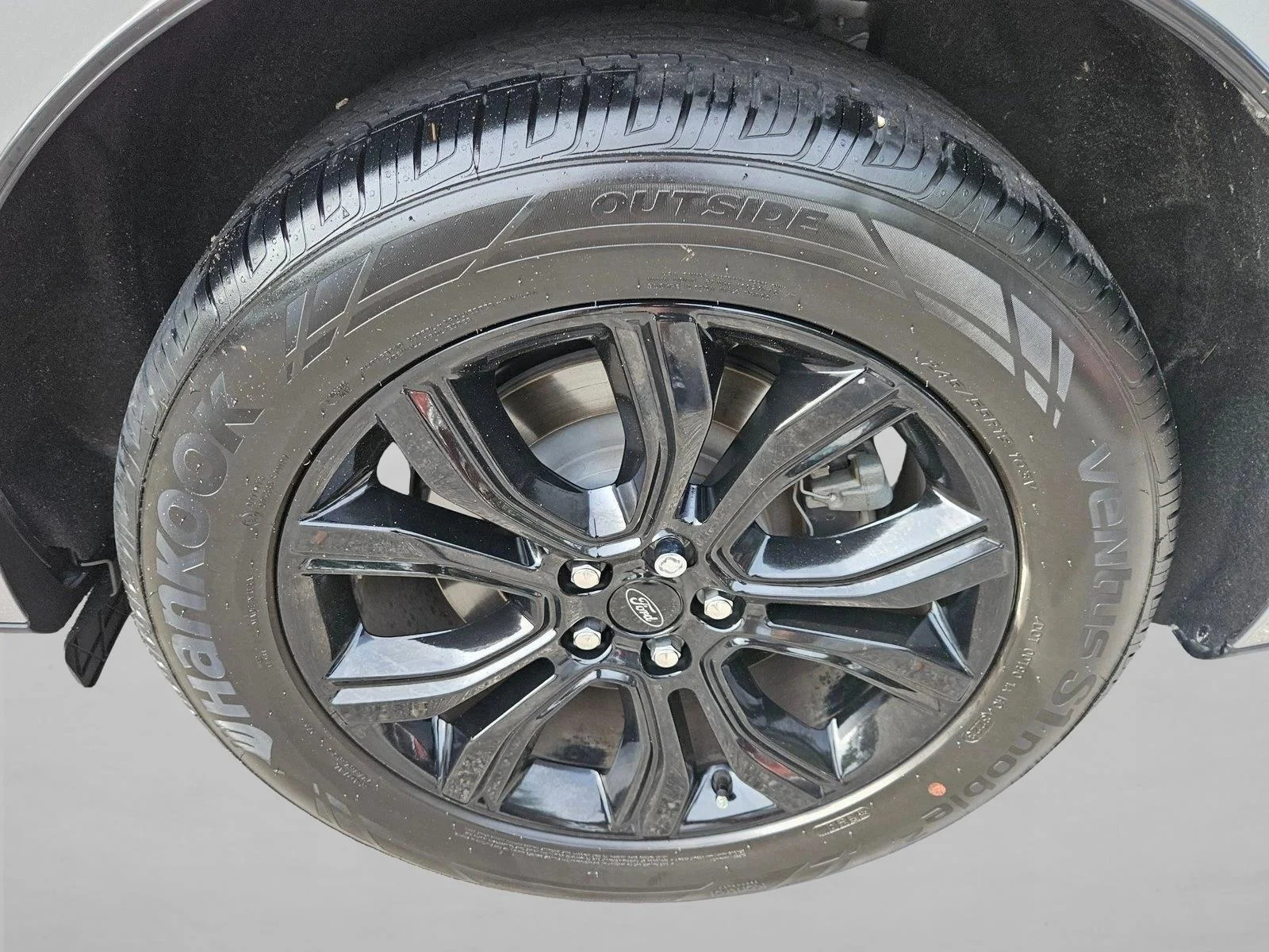 Used 2024 Iconic Silver Metallic Ford SE image 23