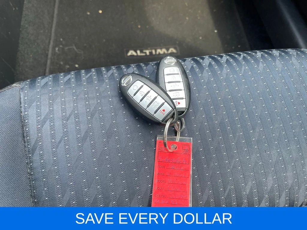 Used 2016 Gray Nissan 2.5 SV image 25