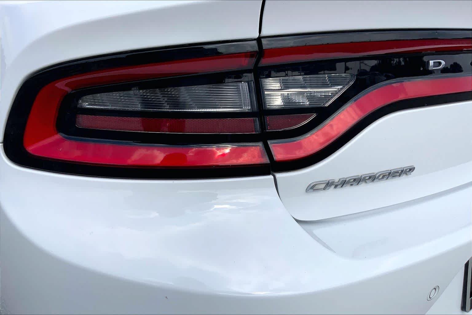 Used 2021 White Knuckle Clearcoat Dodge SXT image 28