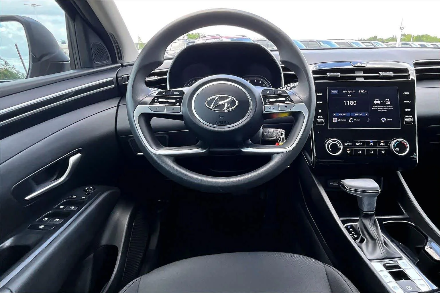 Used 2024 Black Pearl Hyundai SE image 5