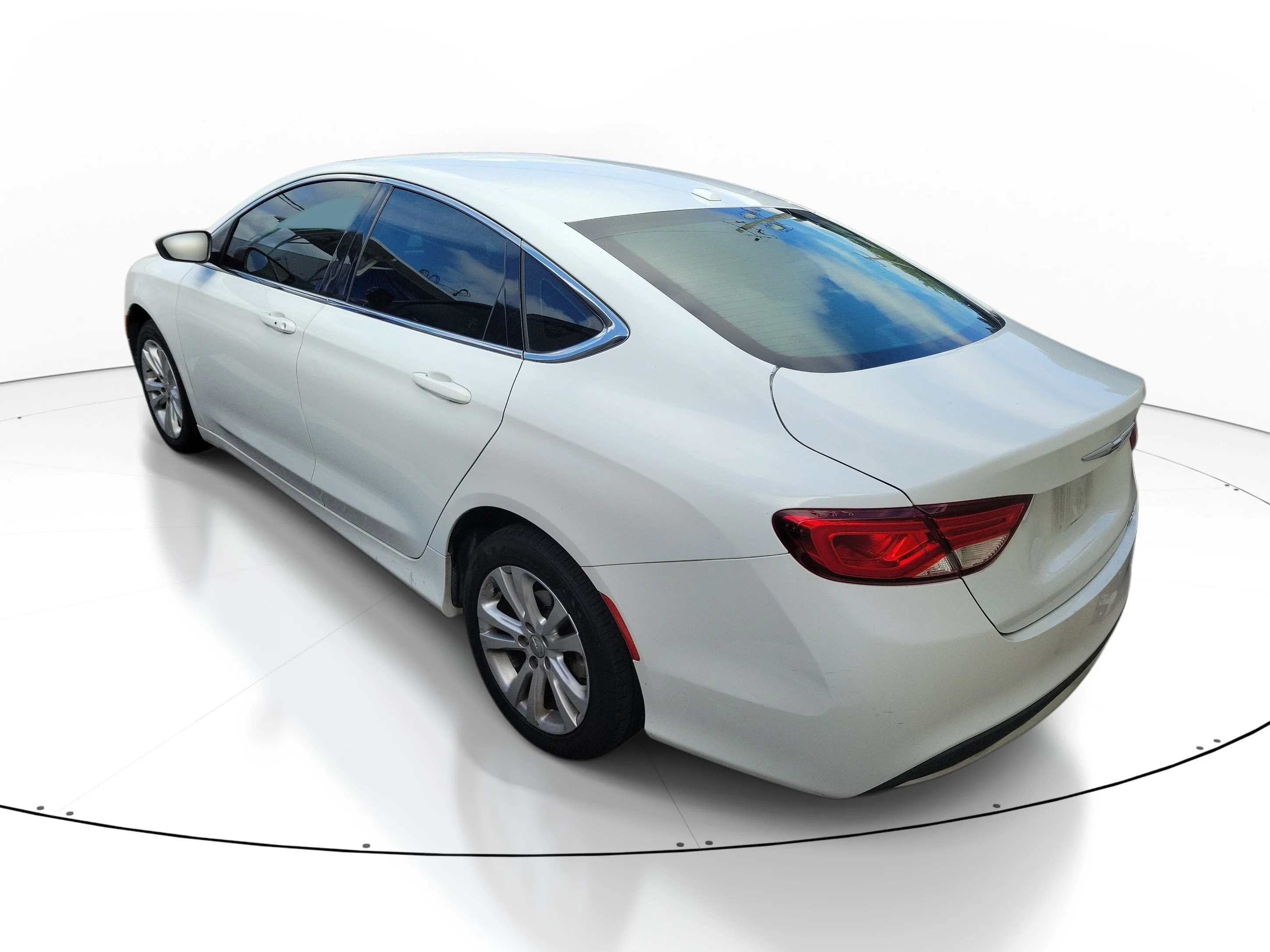 Used 2015 Bright White Clearcoat Chrysler Limited image 7
