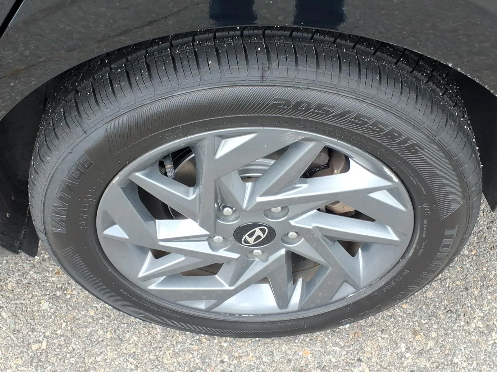Used 2024 Abyss Black Hyundai SEL image 8
