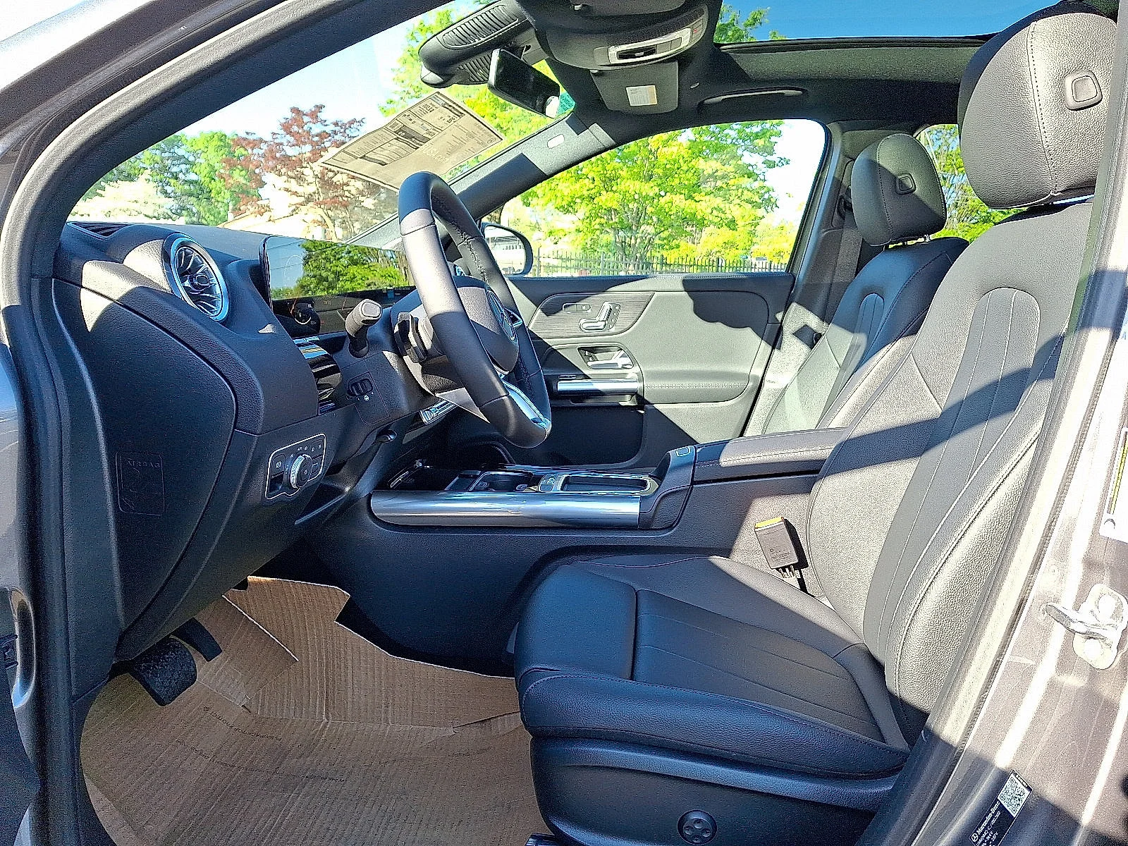 Used 2026 Mountain Grey Metallic Mercedes-Benz GLA 250 image 8
