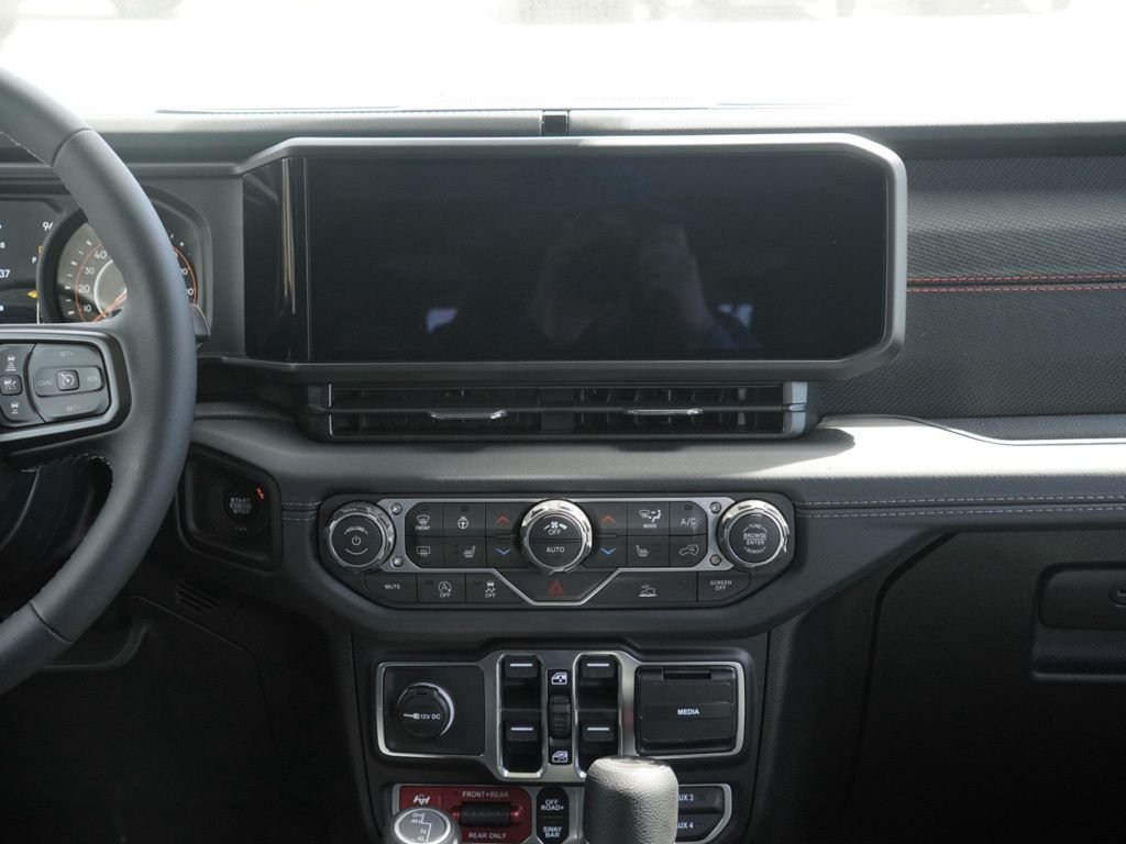 New 2026 Granite Crystal Metallic Clear-Coat Exterior Paint Jeep Rubicon image 25